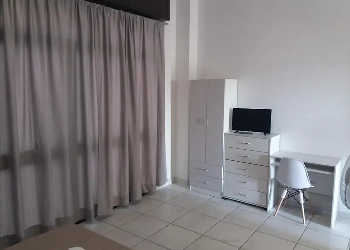 Alojamento de Acomodação e Pequeno-almoço Il Girasole Grisolia