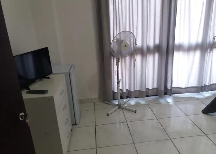 Alojamento de Acomodação e Pequeno-almoço Il Girasole Grisolia