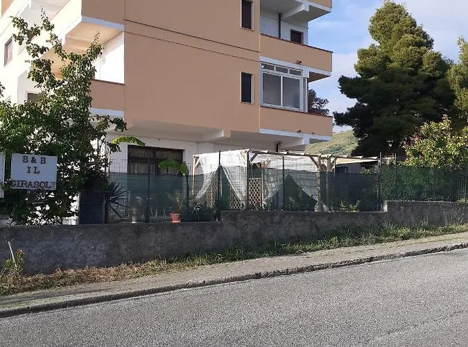 Alojamento de Acomodação e Pequeno-almoço Il Girasole Grisolia