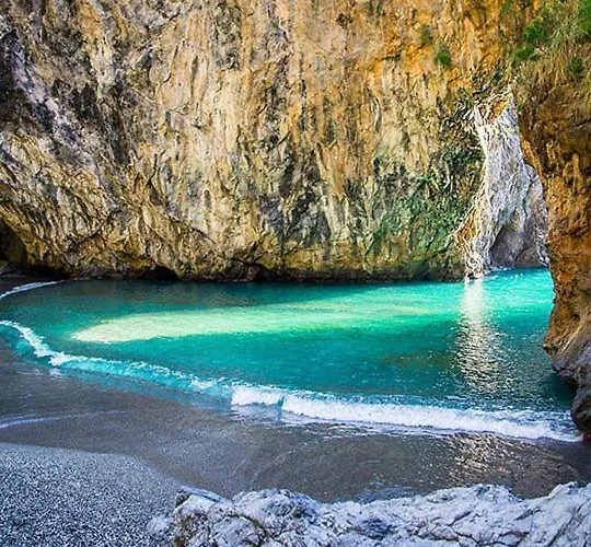 Il Girasole 3* 格里索利亚